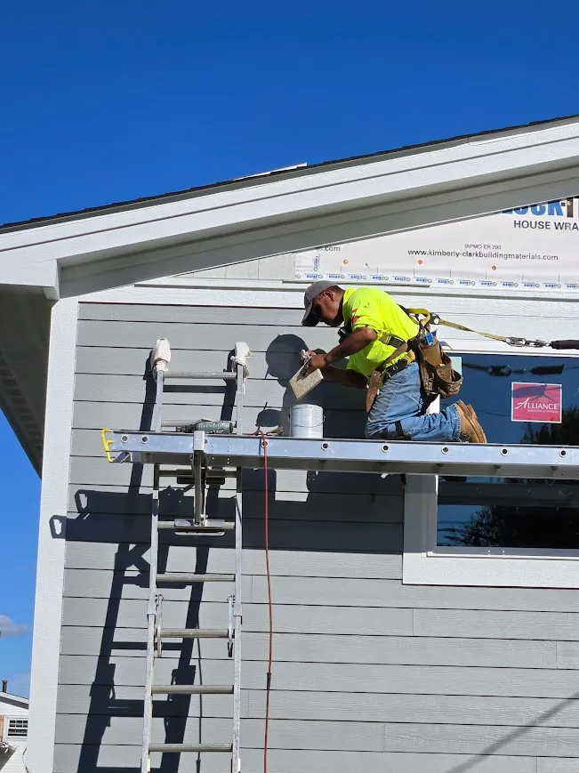 Res Siding Install (8)